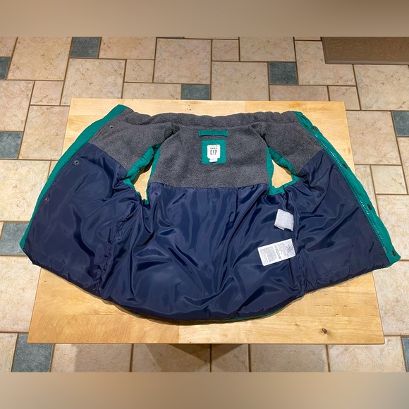 Baby Gap Puffer Vest in green size 2 toddler kids unisex boys and girls - Picture 7 of 9